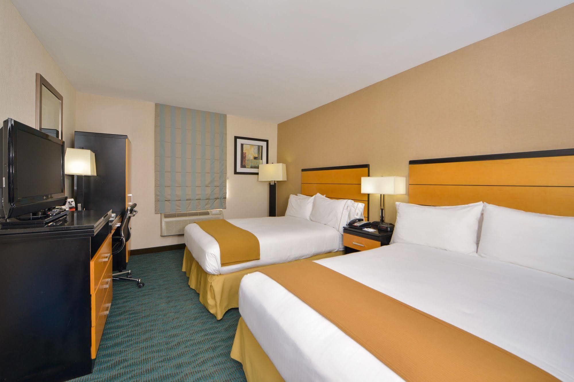 Holiday Inn Express Kennedy Airport, An Ihg Hotel New York Exteriér fotografie
